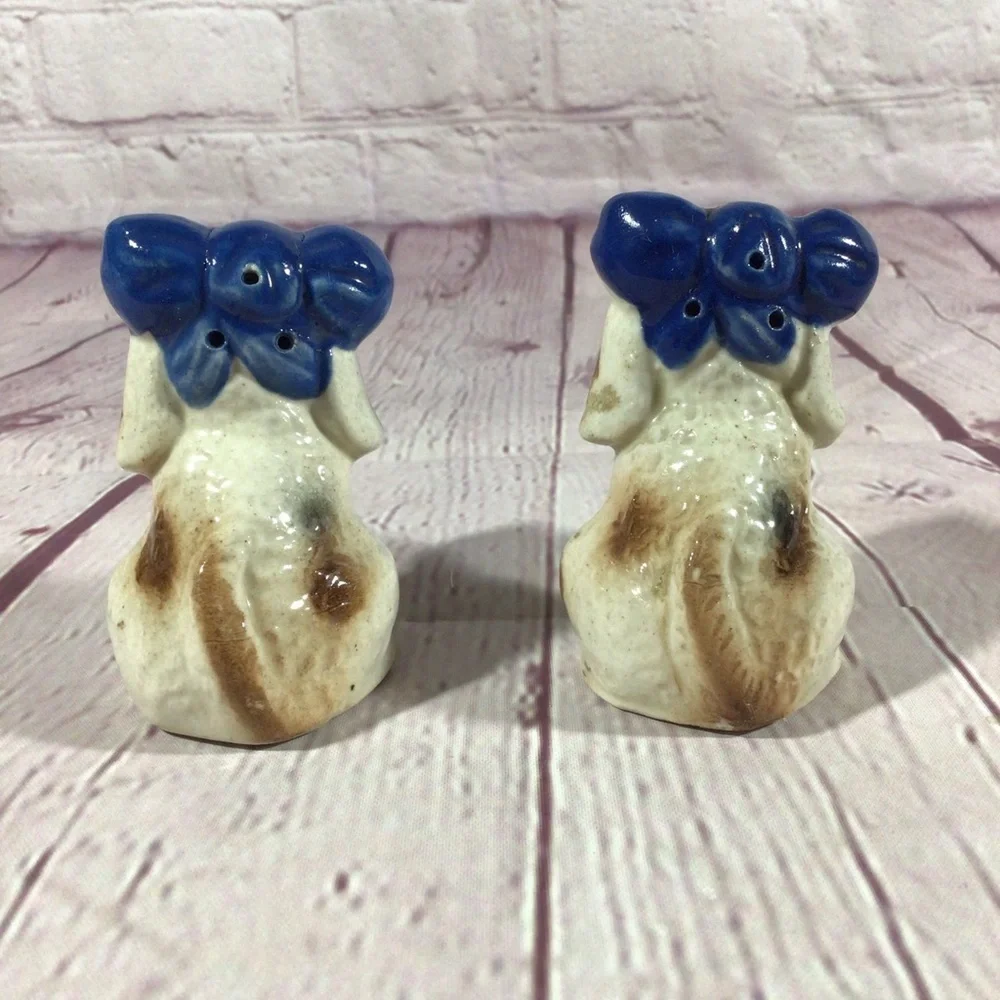 Vintage Ceramic Hand Painted Dog with Toothache Salt and Pepper shakers …